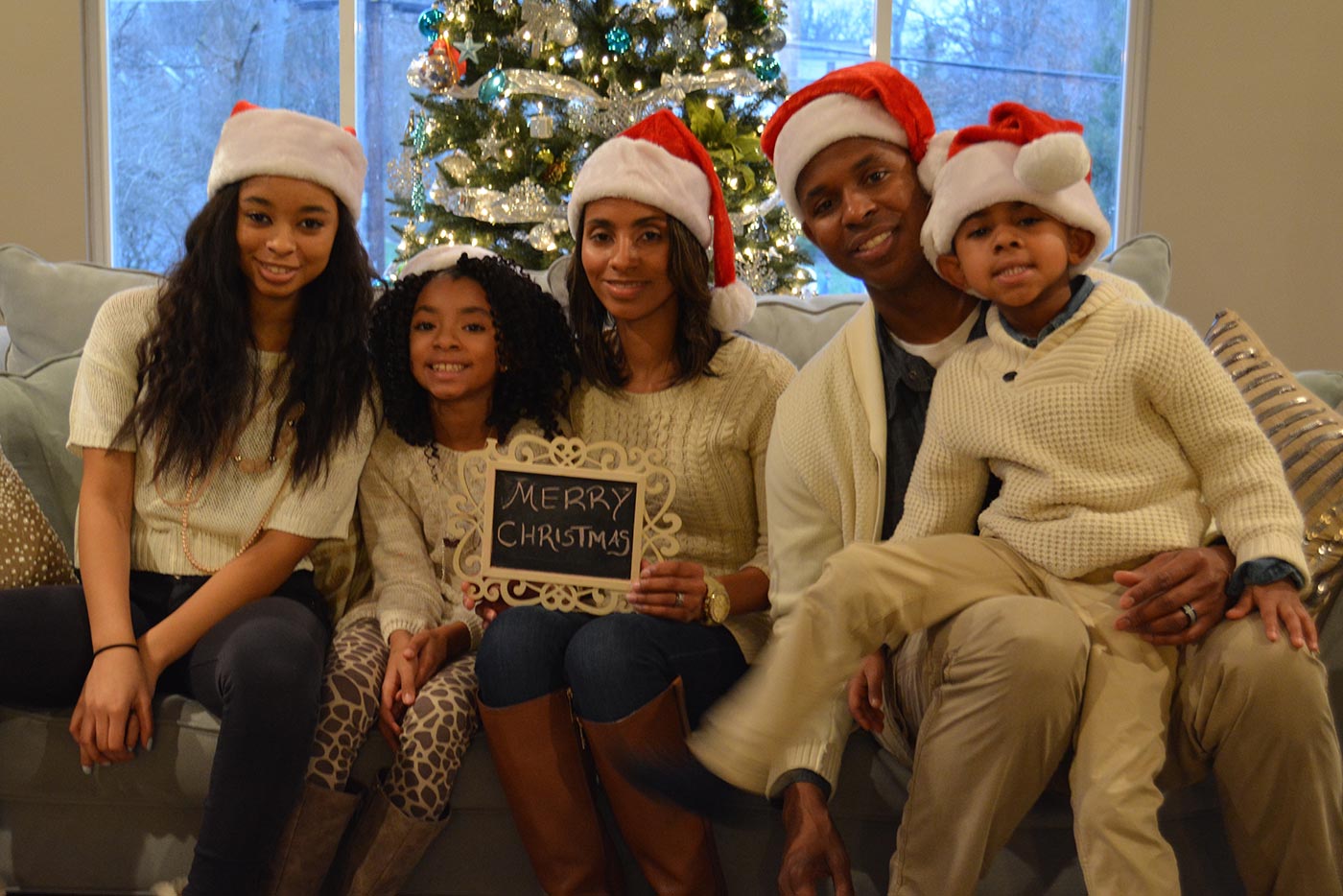 family_santa_hats