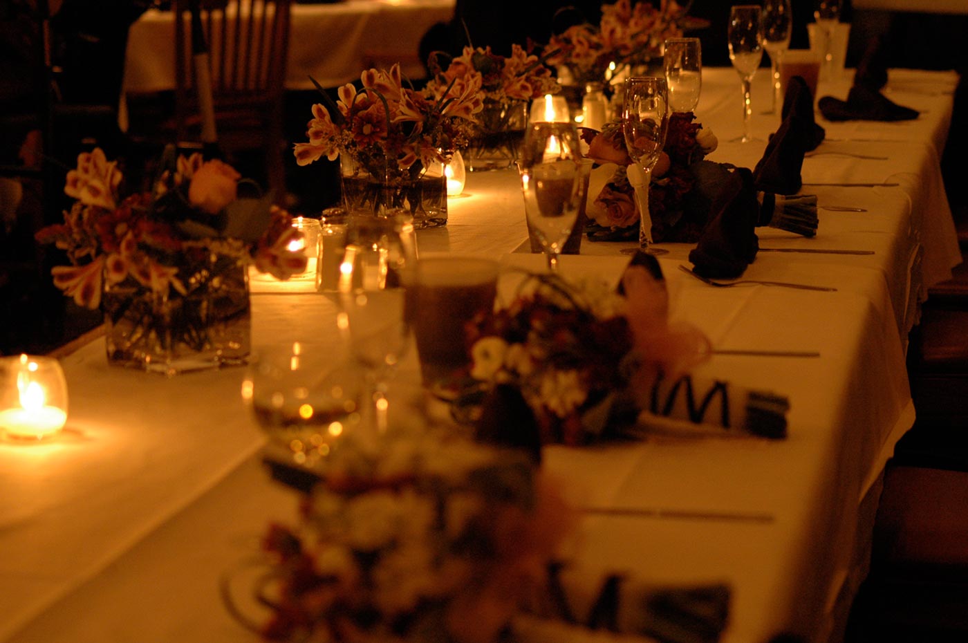 wedding_table_with_candles