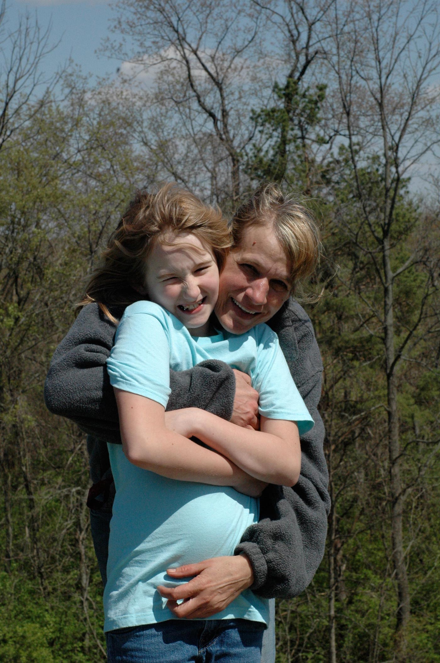 mother_and_daughter_happy